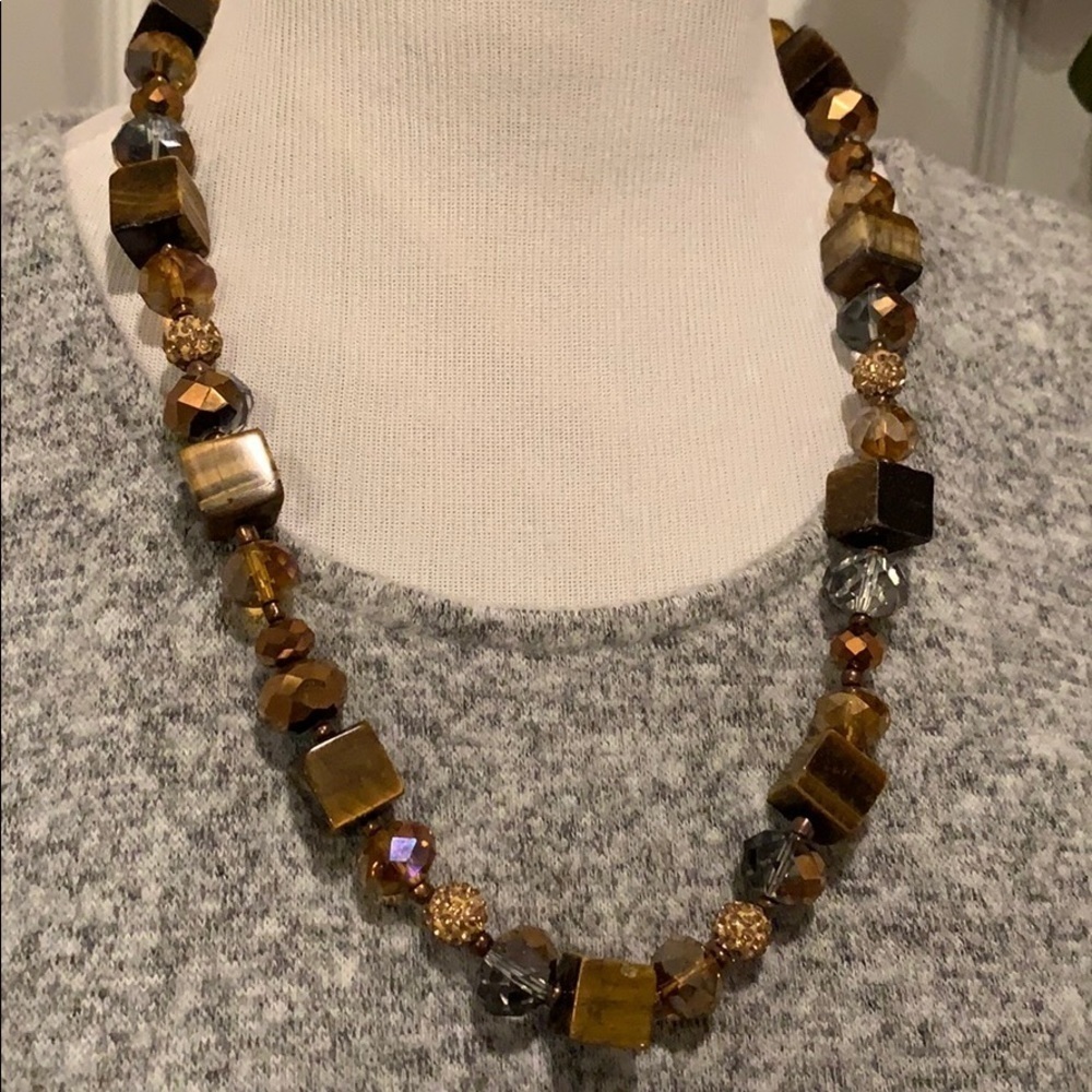 Beaded necklace w sparkle and stones, adjustable